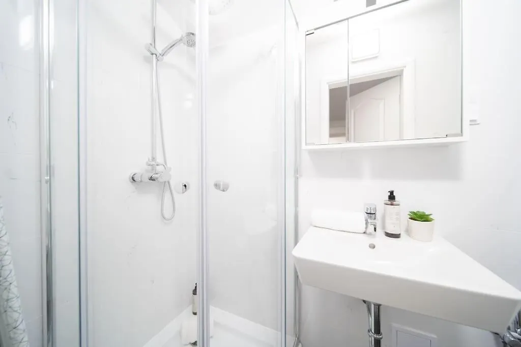 Secret Economy Studio Oasis Prague Apartment